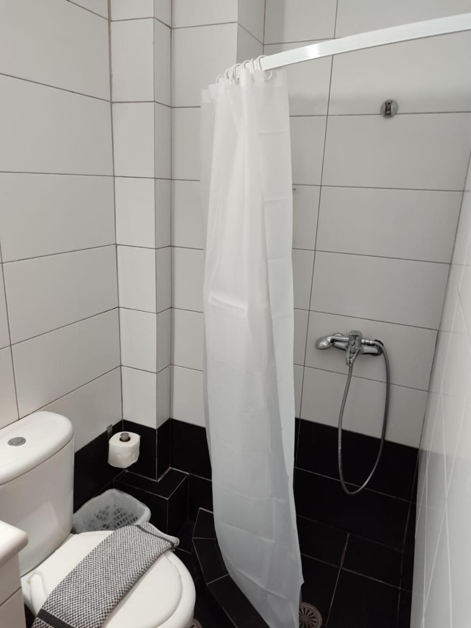 Adam Apartments Саранда Экстерьер фото