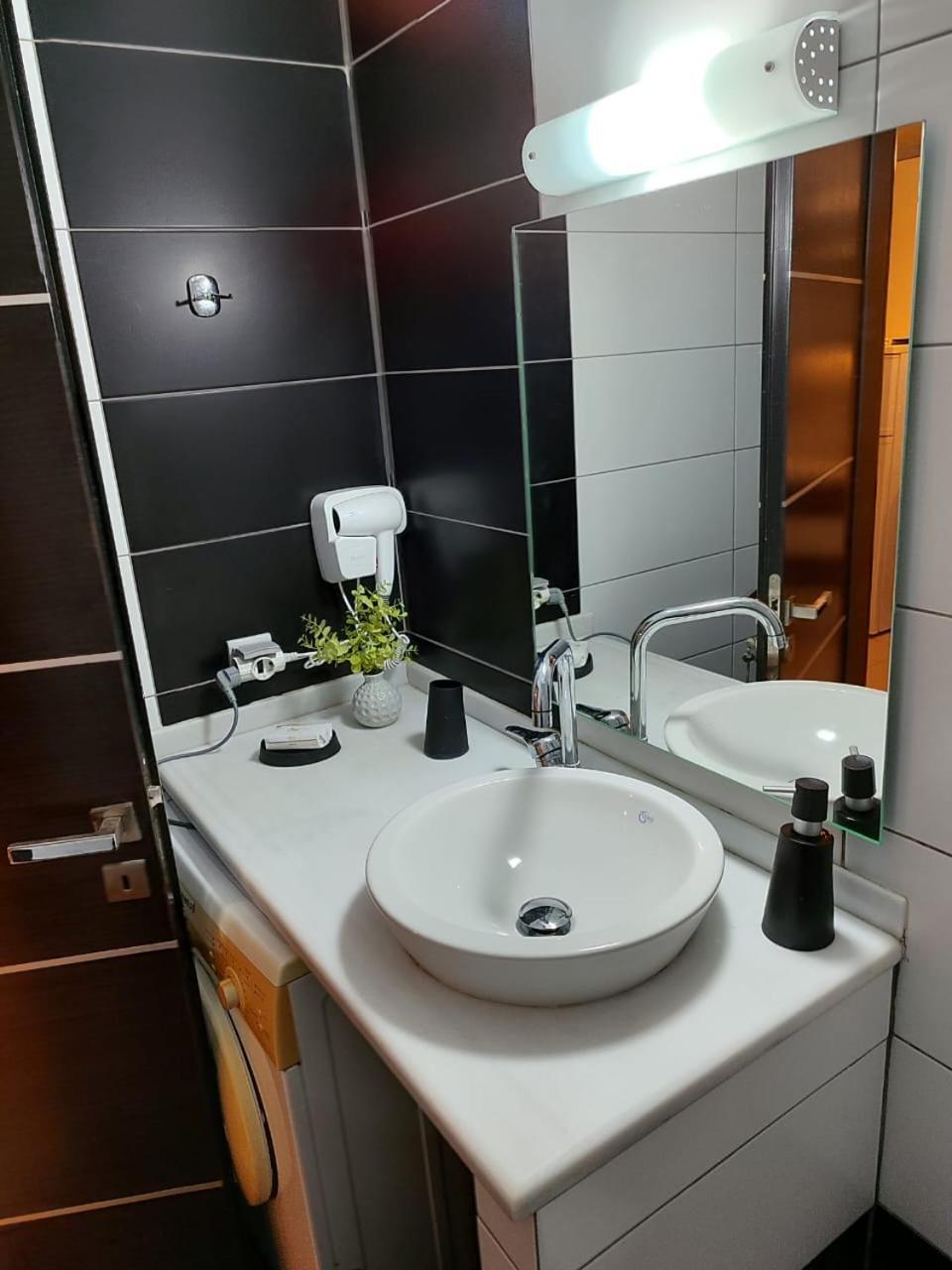 Adam Apartments Саранда Экстерьер фото